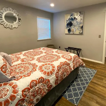 Evie's Campus-close 2 bedroom luxury Oklahoma City Extérieur photo