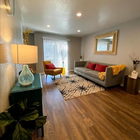 Evie's Campus-close 2 bedroom luxury Oklahoma City Extérieur photo