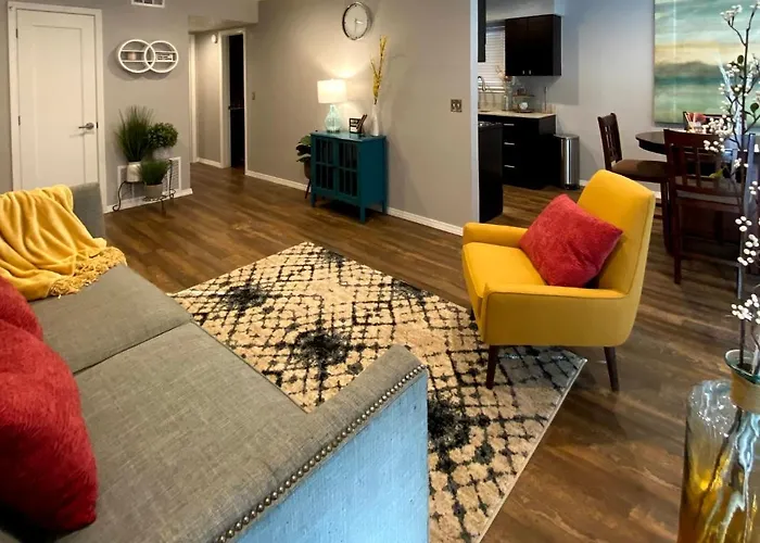Evie\'s Campus-close 2 bedroom luxury
