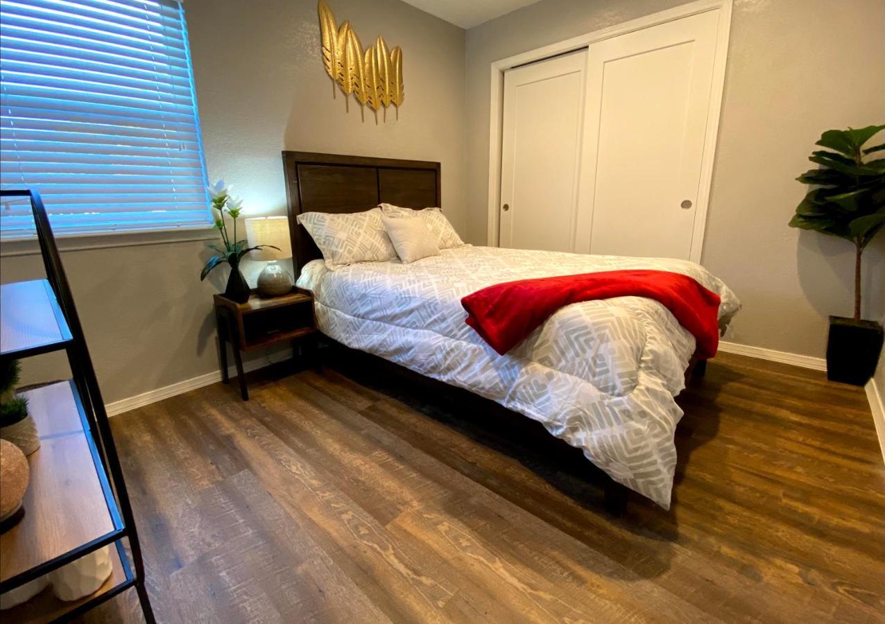 Evie's Campus-close 2 Bedroom Luxury * Oklahoma City