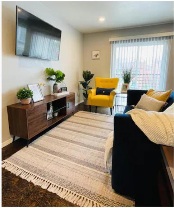 Evie's Campus-close 2 Bedroom Luxury * Oklahoma City